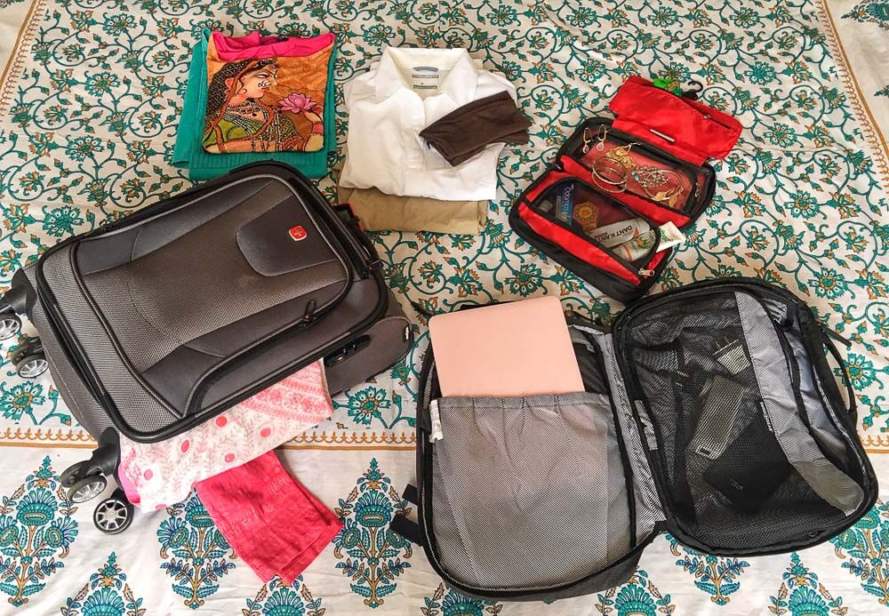 Essential Items to Pack While Traveling for Road Trips