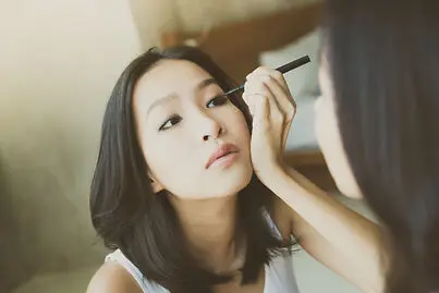 How to Use Kajal As Eyeliner for Your Day-to-Day Look?