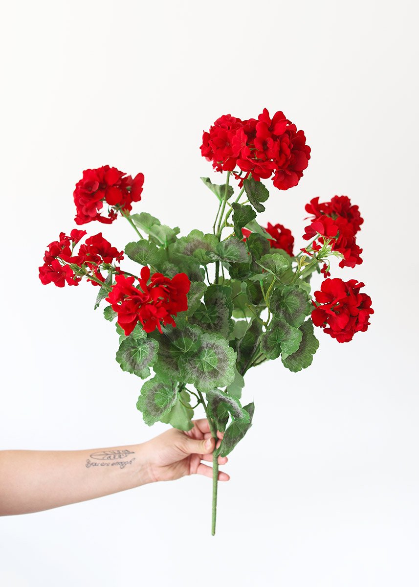 Selecting The Perfect Wedding Anniversary Flowers for Your Loved One