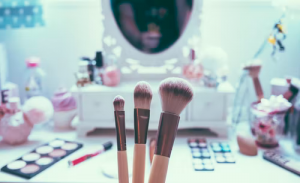How To Clean Makeup Brushes: DIY Tips