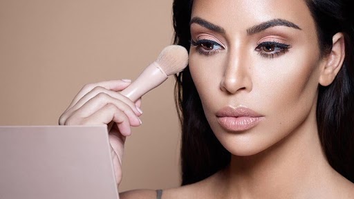 Try These Incredible Ways of Using Face Highlighter to Get the Most Out of It